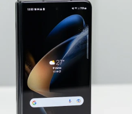 三星以创纪录的折扣出售1TBGalaxyZFold4野兽无论是否以旧换新