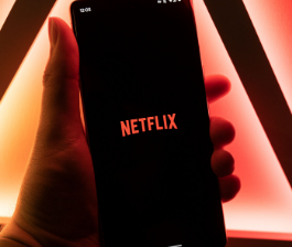您会每月为Netflix密码共享额外支付8美元吗