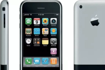  一位收藏家以39,000美元的价格购买了一部使用了15年的iPhone