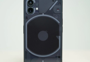 NothingPhone1的亮度明显低于公司声称的亮度数字