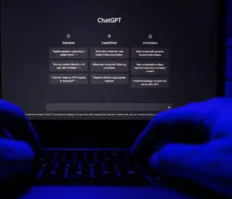 可以通过询问一件简单的事情来规避ChatGPT的限制