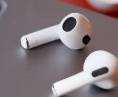 Apple的第三代AirPods已恢复到迄今为止最优惠的价格