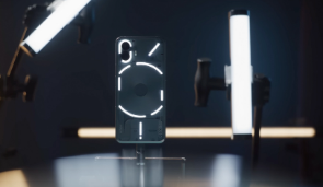 NothingPhone(2)的后字形比其前身更具可定制性