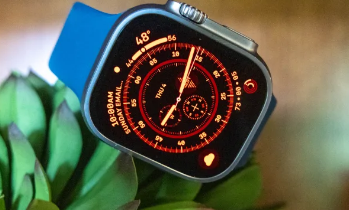 microLEDAppleWatchUltra推迟到2026年进一步推迟了首款microLEDiPhone的发布