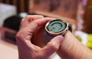 三星宣布为GalaxyWatch用户推出新的心脏健康追踪功能