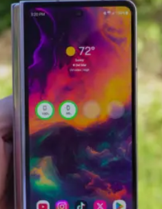 三星GalaxyZFold6原型机展示更宽的覆盖显示屏
