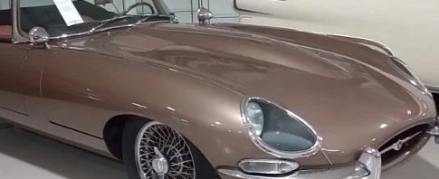令人惊叹的1962年款捷豹E-Type金色沙滩车内隐藏着罕见的功能