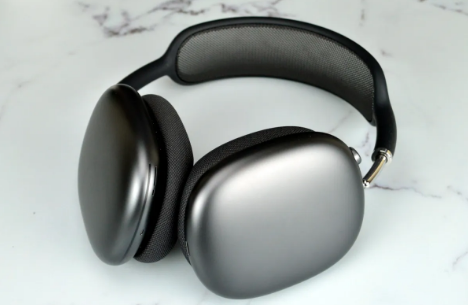 AirPods Max 2 比 USB-C 更需要无线充电