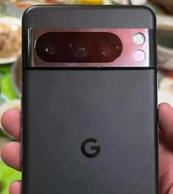 最新的谷歌Pixel 8 Pro泄漏揭示了哑光黑色的背面