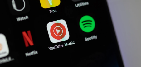 YouTubeMusic推出新的AI播放列表艺术生成器功能
